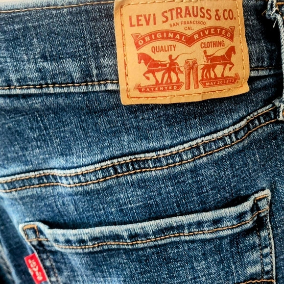 LEVI'S ~ MID LENGTH SHORTS ~ SIZE 31 - Picture 6 of 12